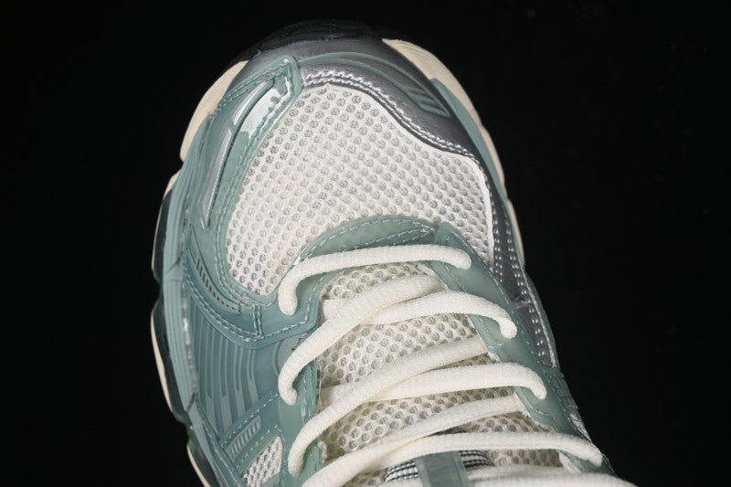 Asics Gel-Kayano 17 Retro Breathable Cushioned Running Shoes - 1203A675-100