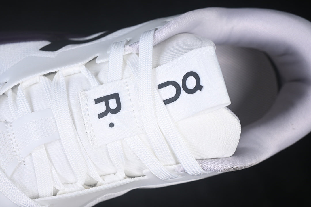 On The Roger Pro 3 Anti Slip Running Shoes