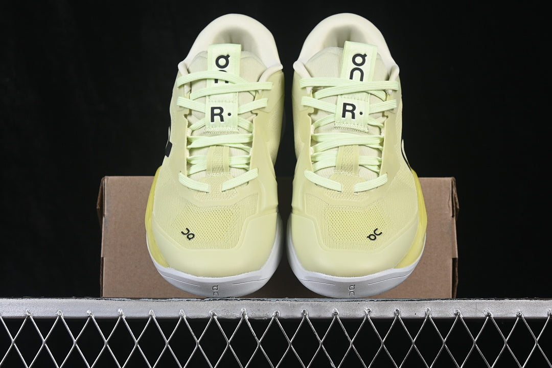 On The Roger Pro 3 Anti Slip Running Shoes