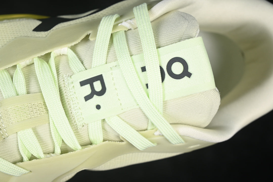 On The Roger Pro 3 Anti Slip Running Shoes