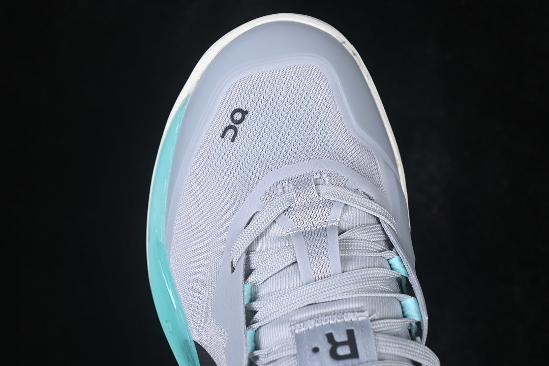 On The Roger Pro 3 Anti Slip Running Shoes