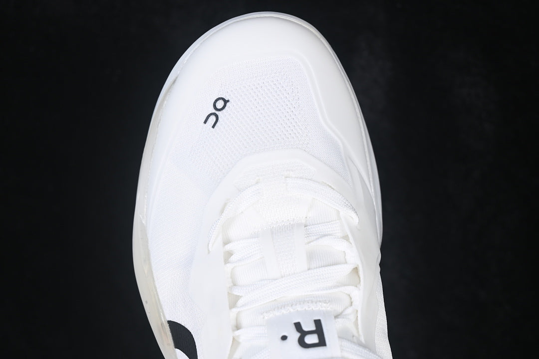 On The Roger Pro 3 Anti Slip Running Shoes