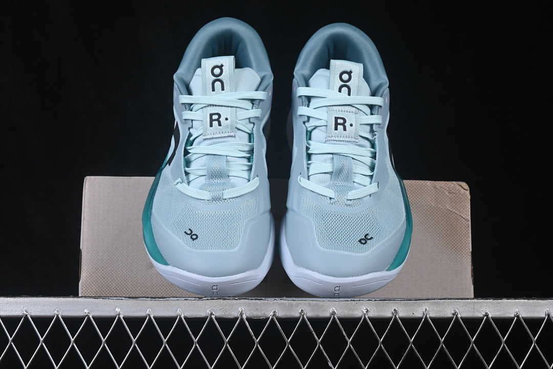 On The Roger Pro 3 Anti Slip Running Shoes