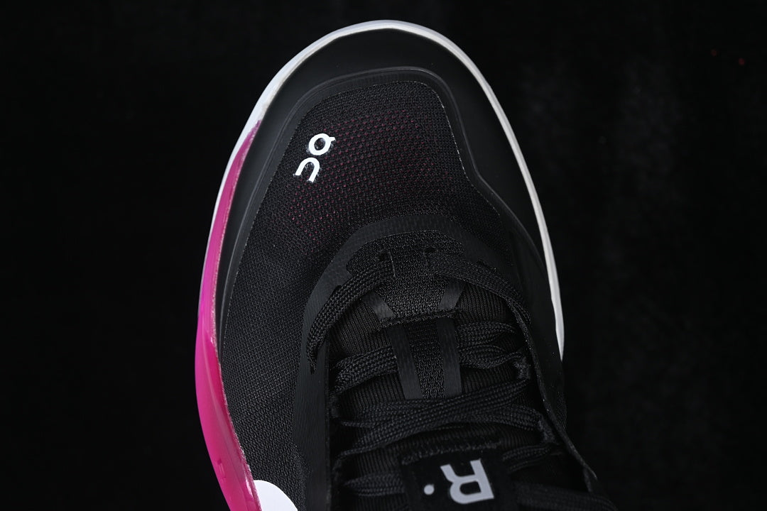 On The Roger Pro 3 Anti Slip Running Shoes