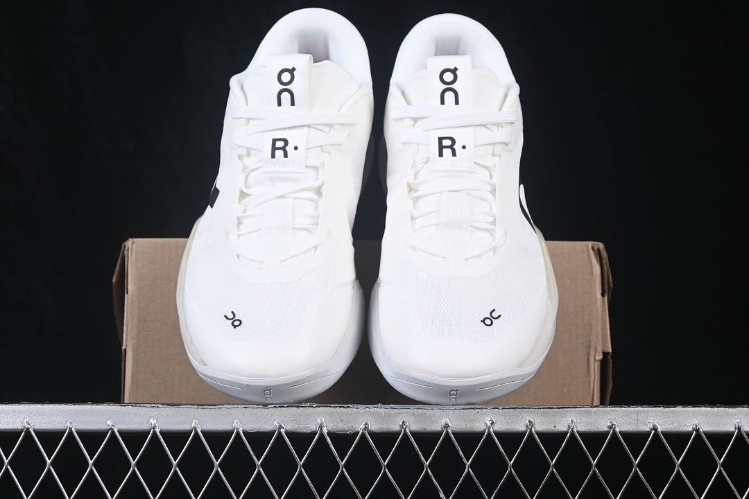 On The Roger Pro 3 Anti Slip Running Shoes